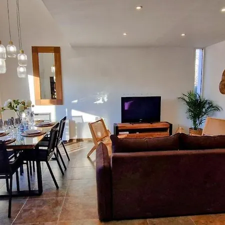 La Catalane, Contemporaine En Bord De Et Climatisee *