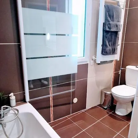 La Catalane, Contemporaine En Bord De Et Climatisee *