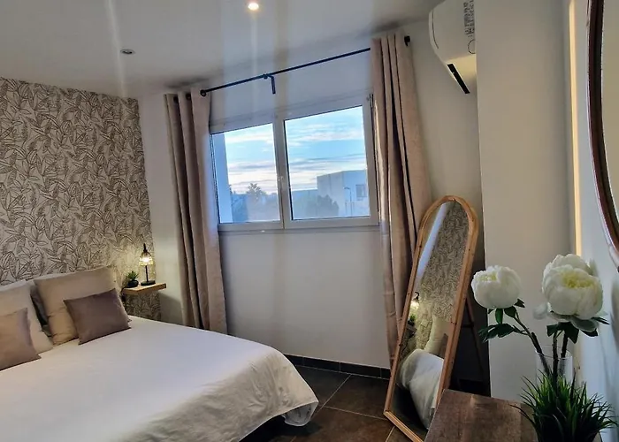La Catalane, Contemporaine En Bord De Et Climatisee