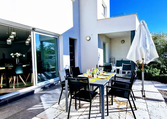 La Catalane, Contemporaine En Bord De Et Climatisee Willa